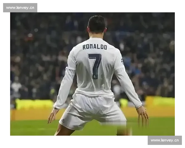 以C罗为核心的传奇足球生涯与不屈冠军精神跨越巅峰与低谷影响世界