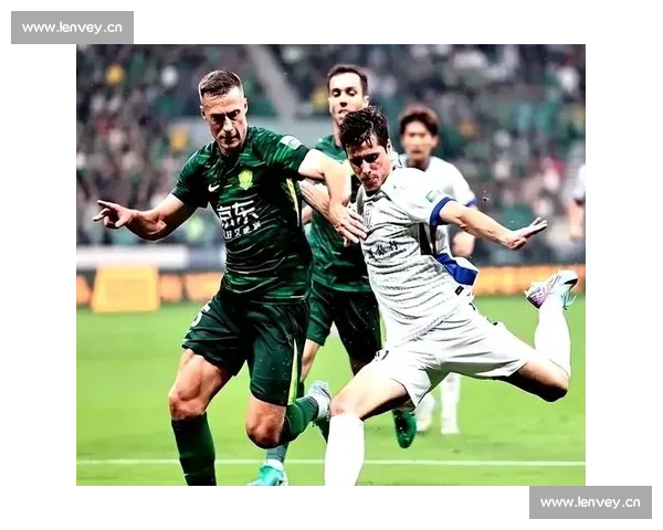 球迷热议持续升温赛场内外观点碰撞引发全民深度讨论关注走向